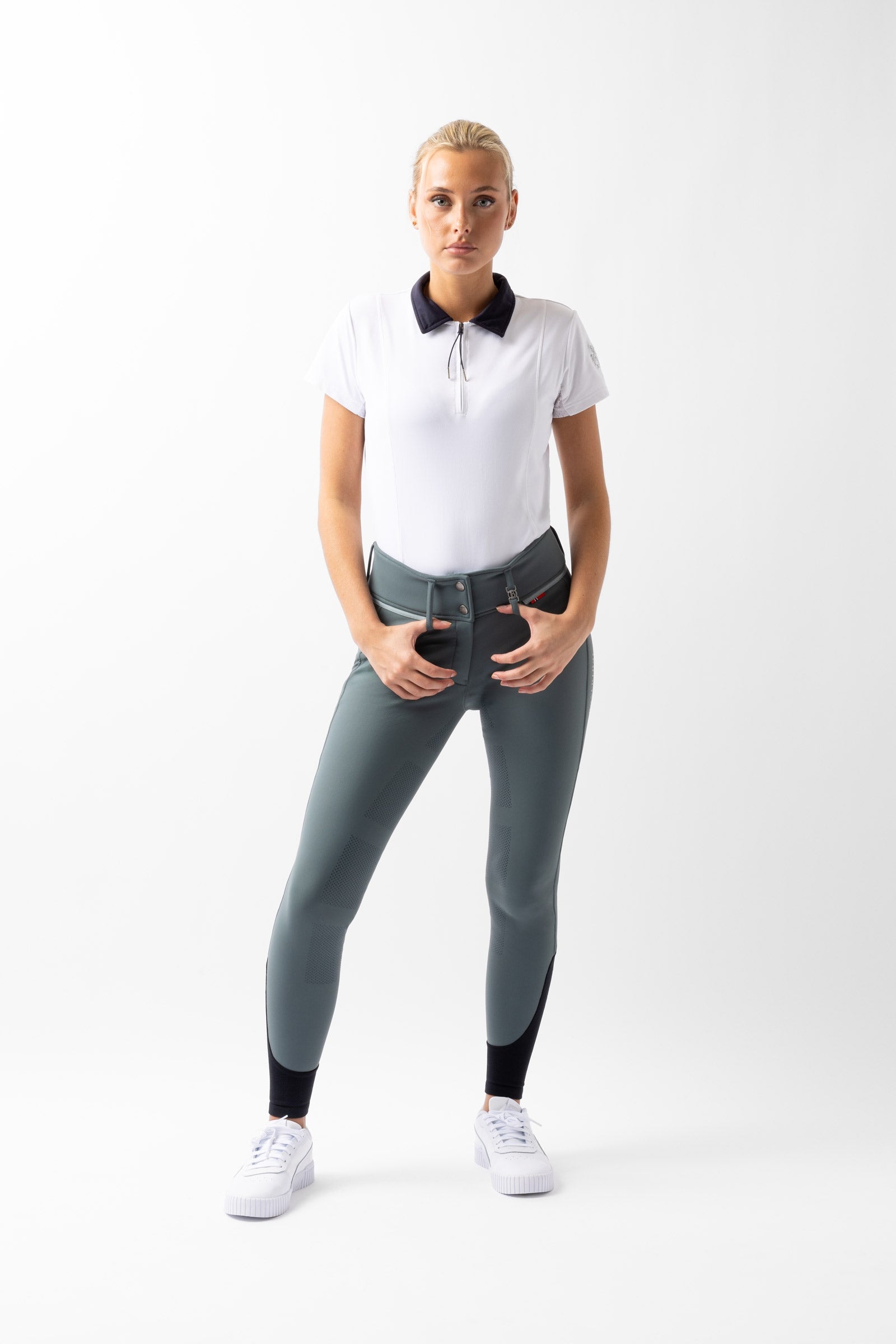 Model shot 2