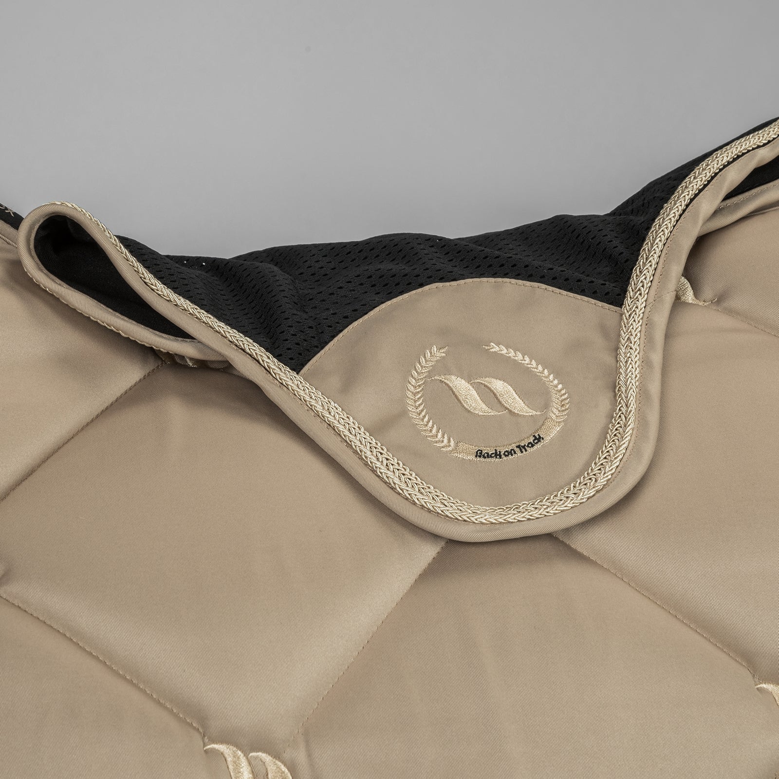 Back on Track Nights Collection Horse Bonnet With Welltex® Saddle Pads