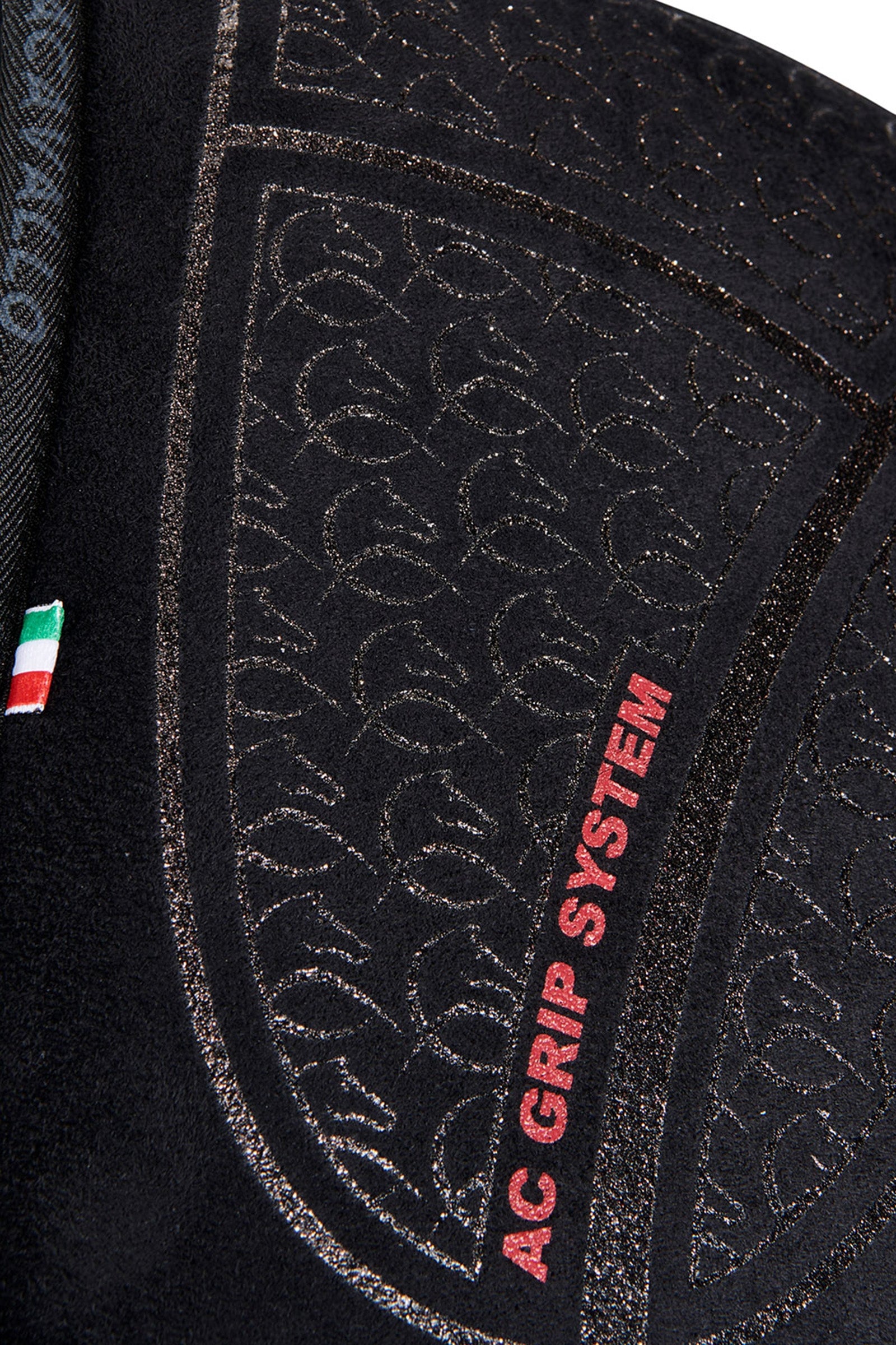 Pack shot 4