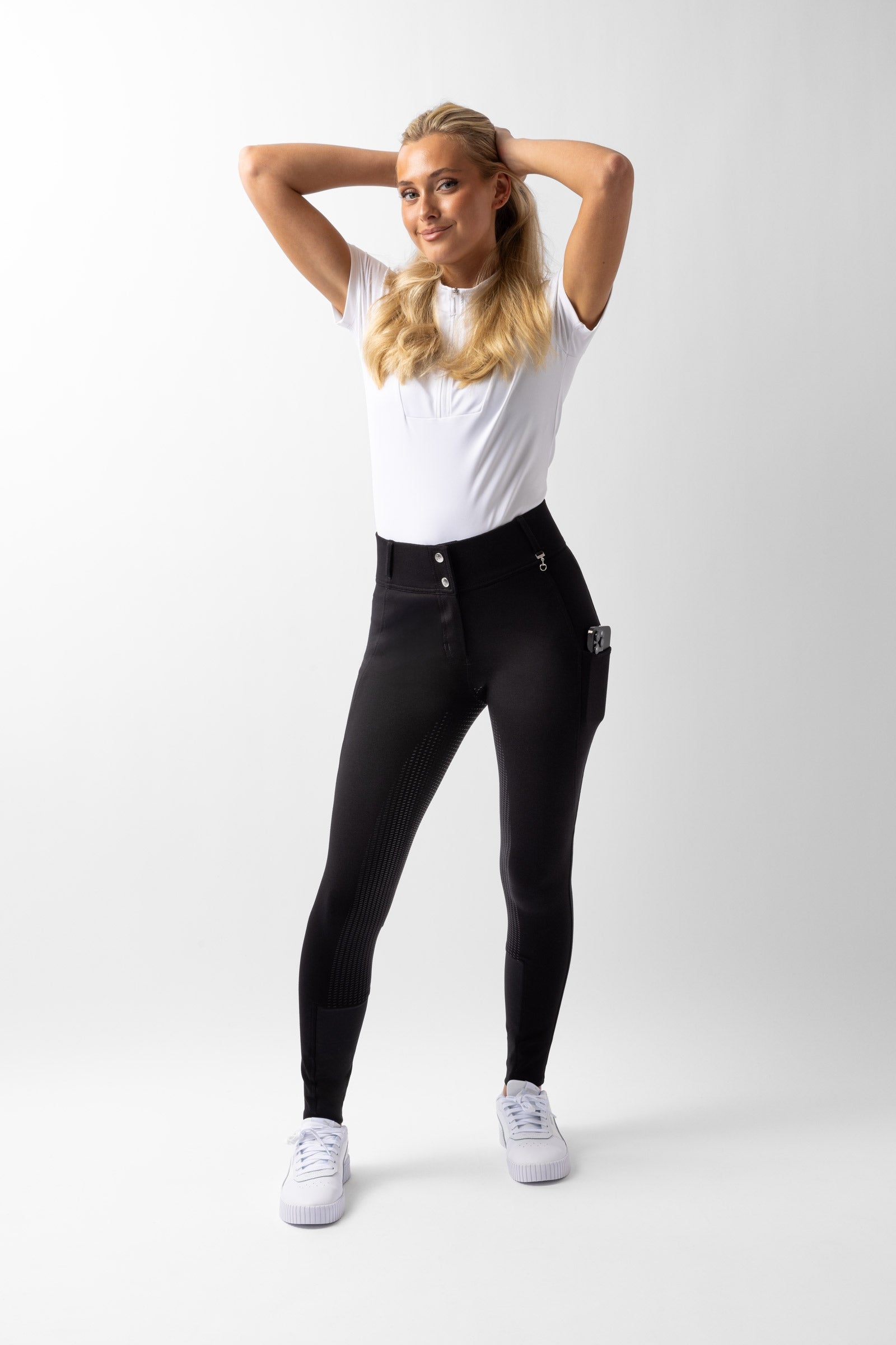 Model shot 2