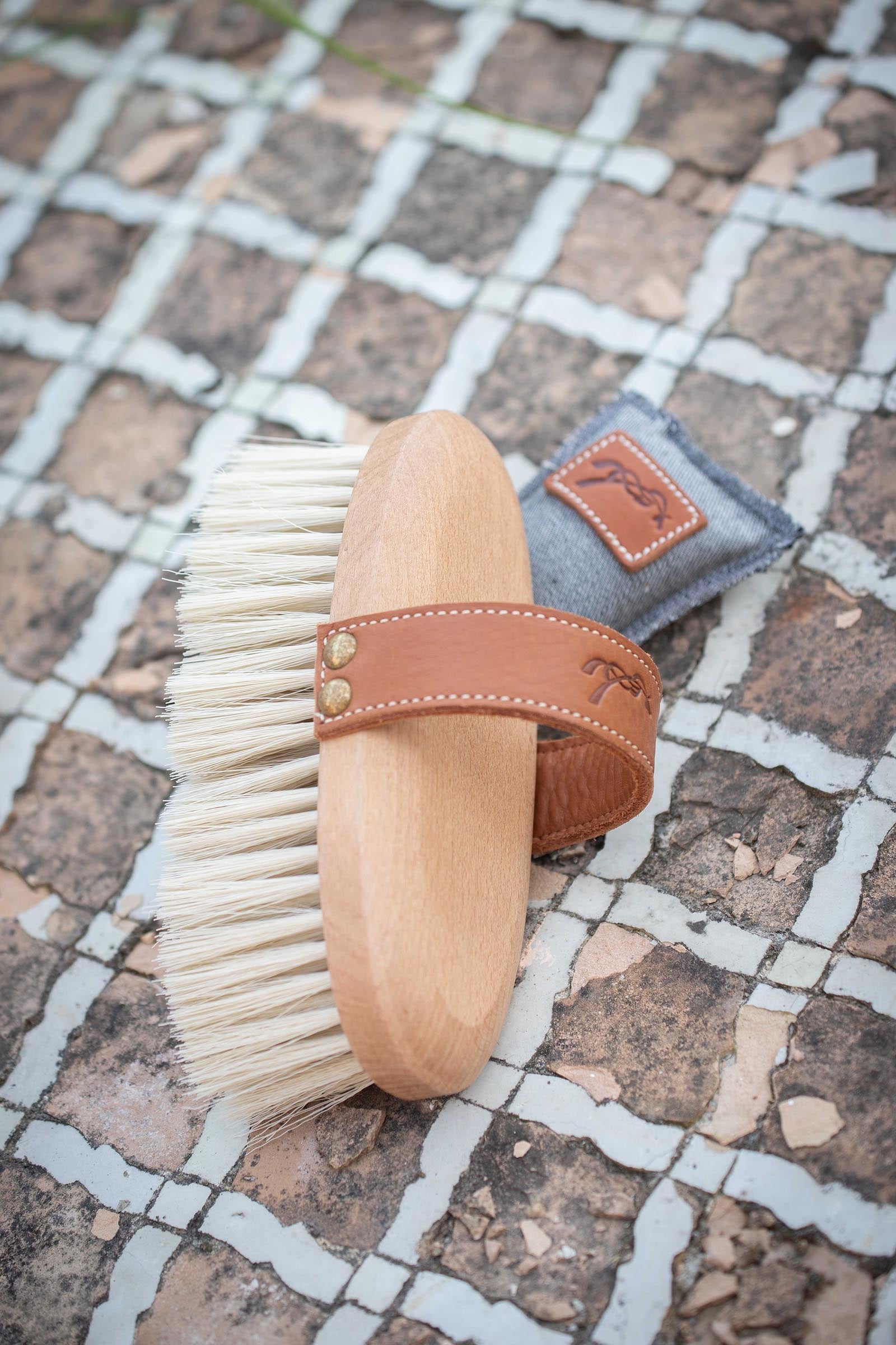 PENELOPE Soft Brush, Large Horse Grooming Tools