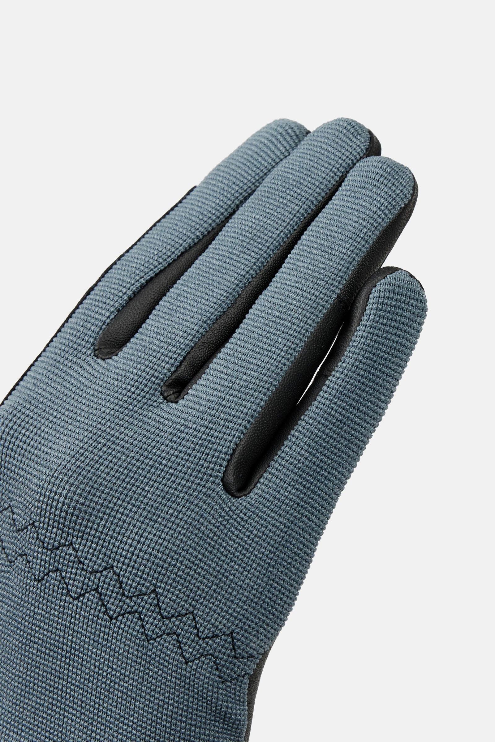Pack shot 5
