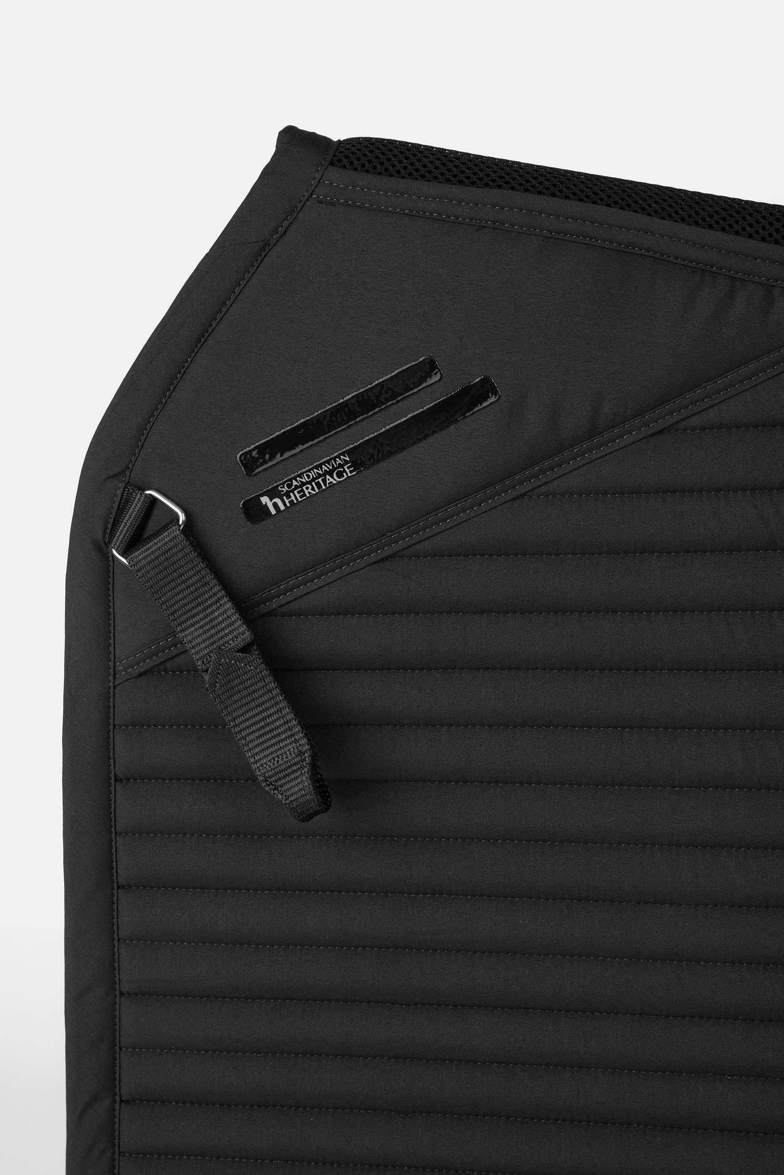 Pack shot 4