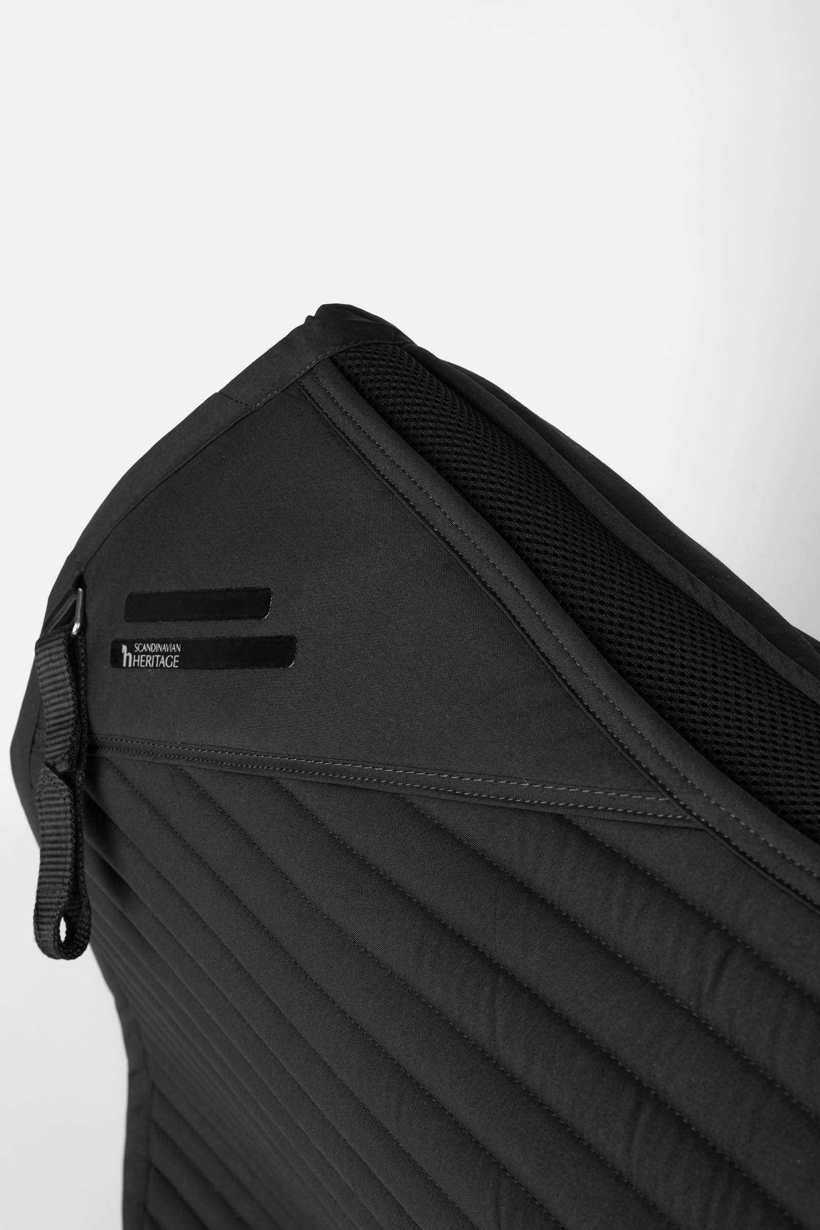 Pack shot 6