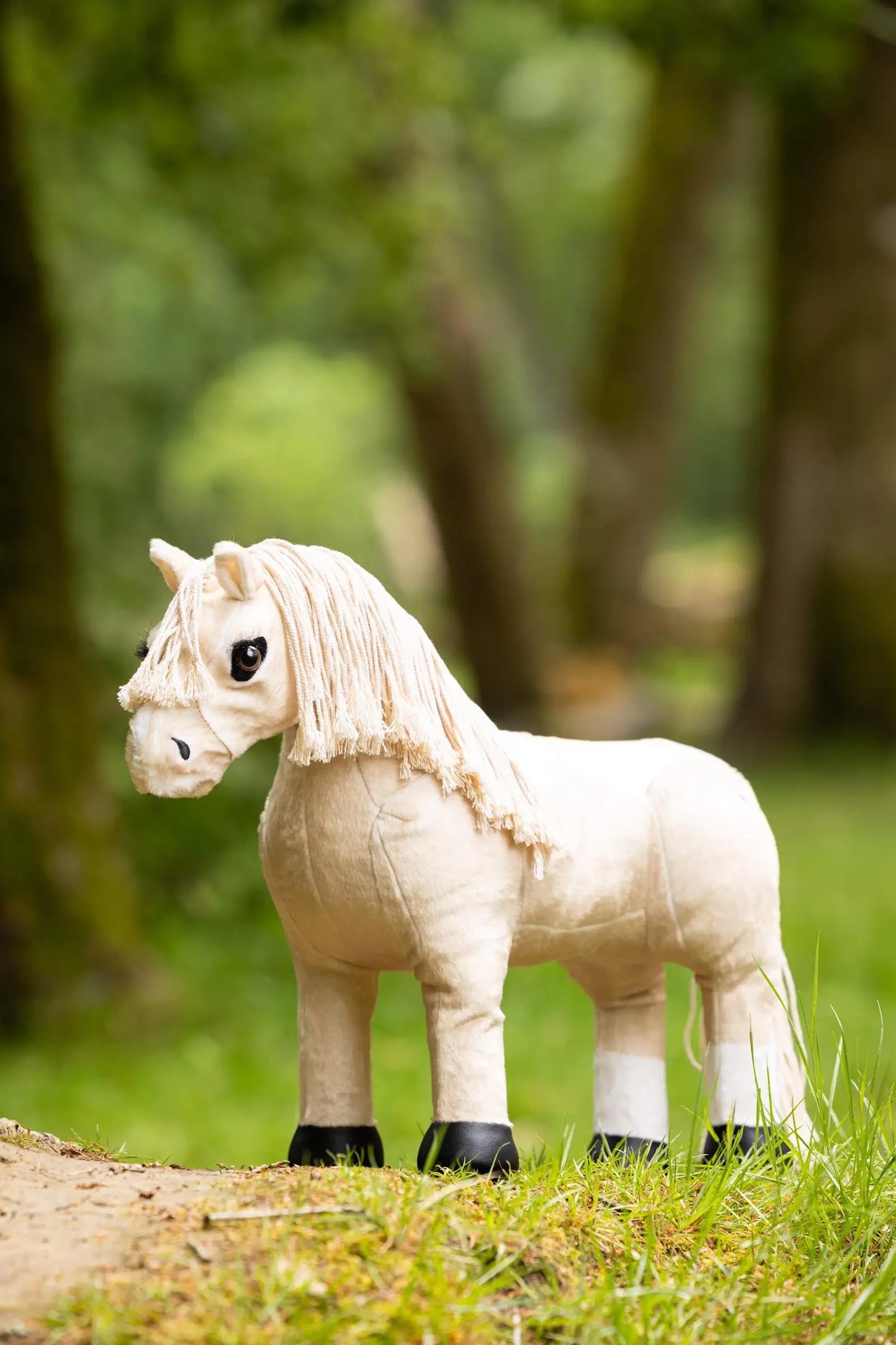 Lifestyle shot 1