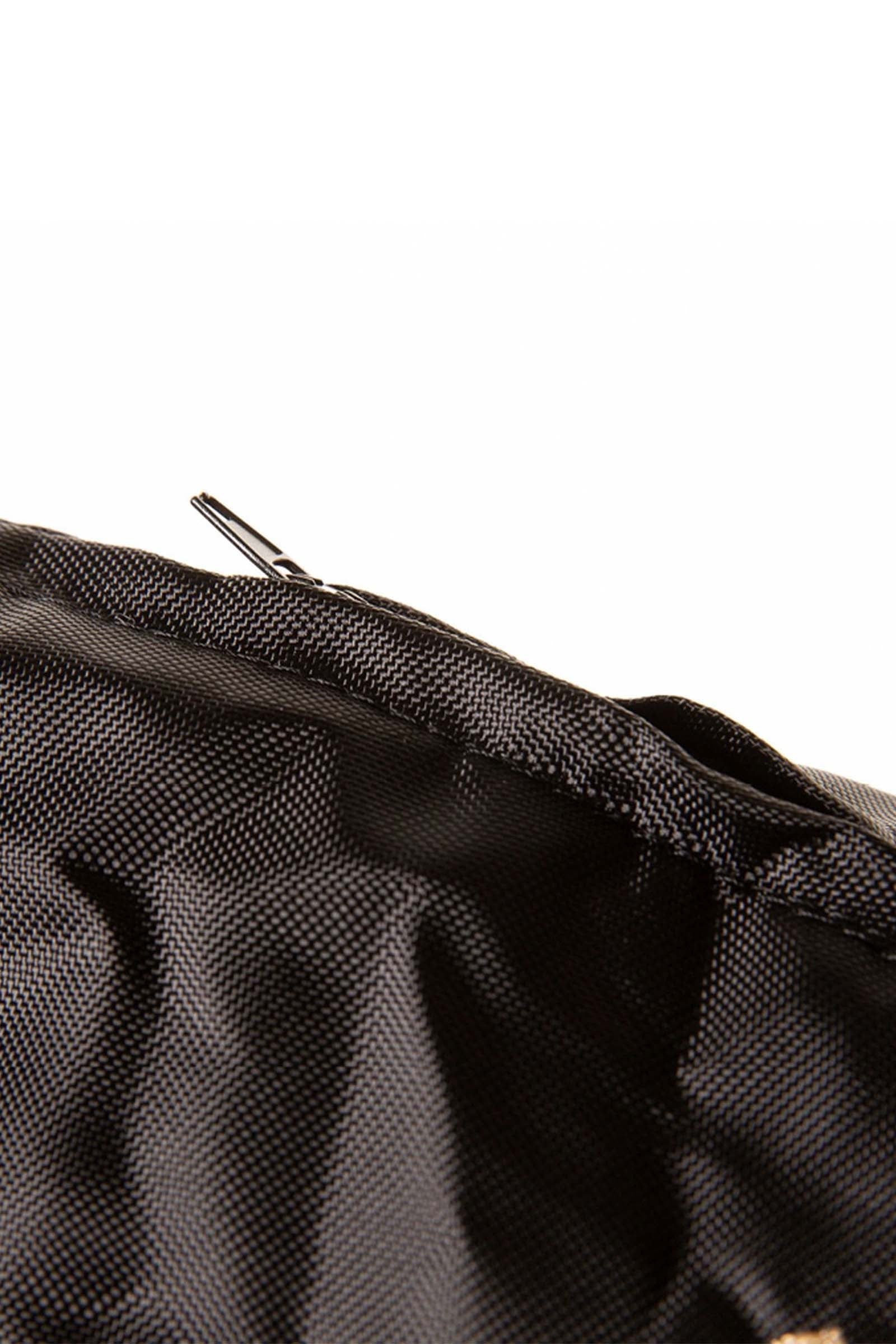 Pack shot 2