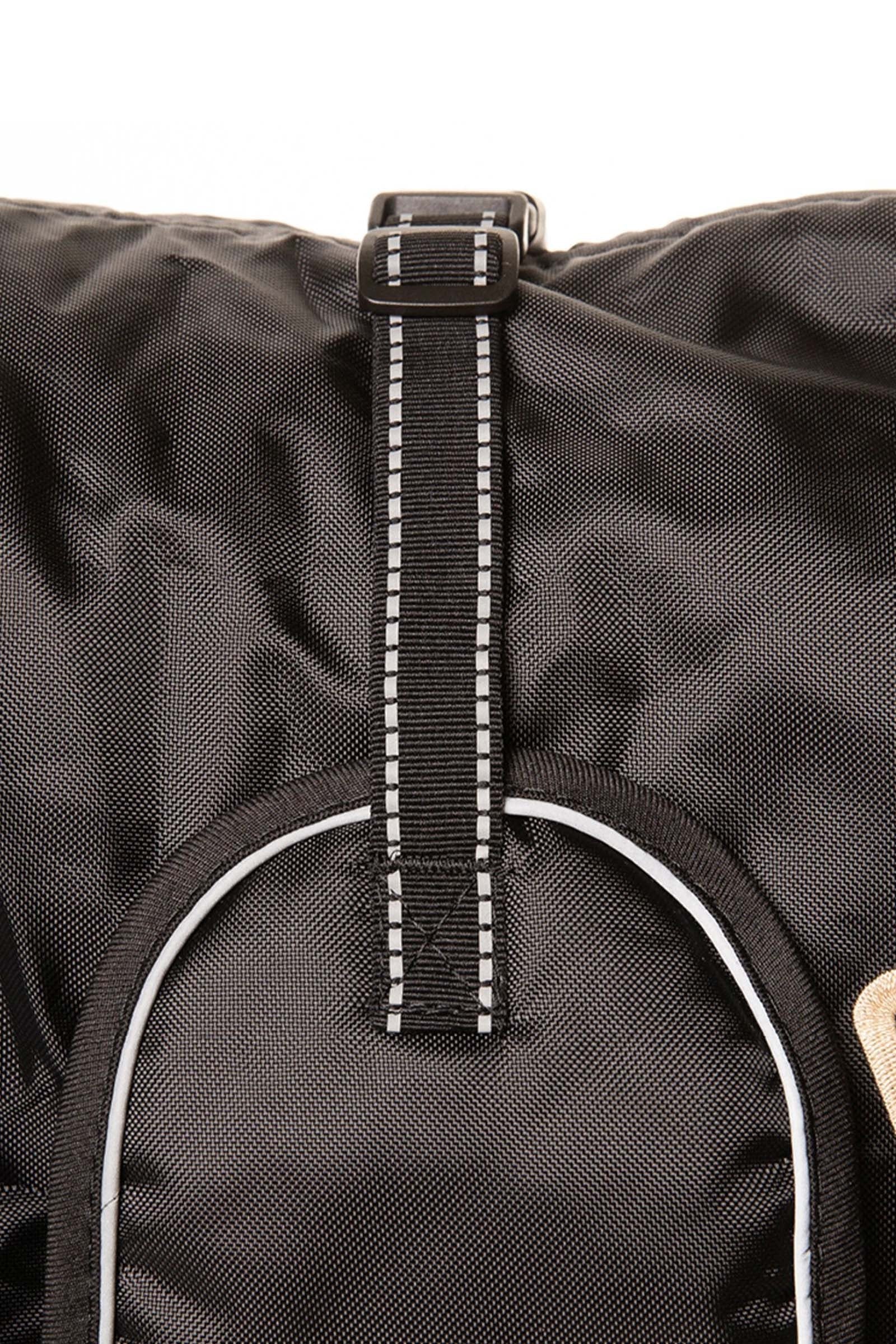 Pack shot 4