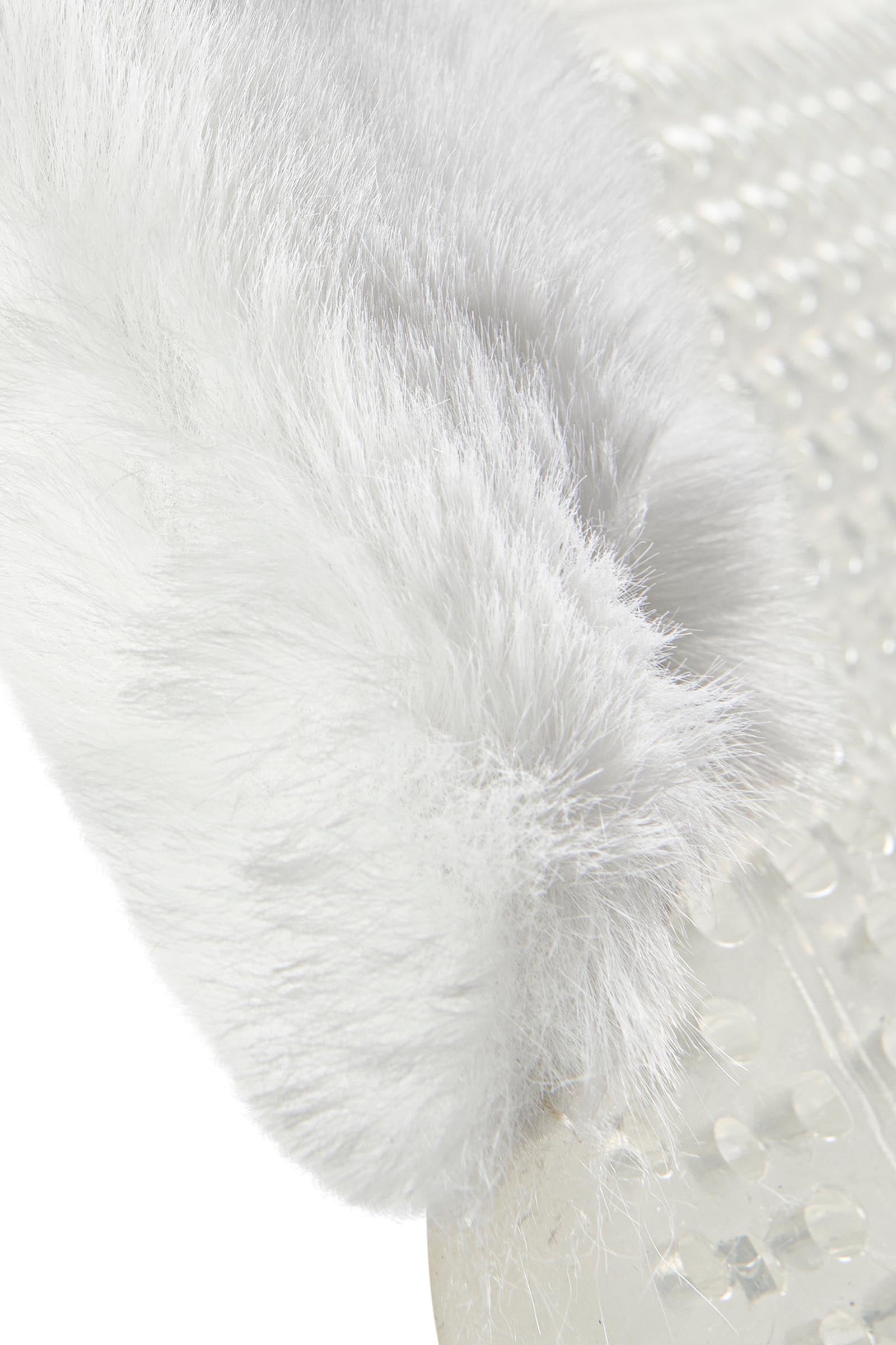 Pack shot 4