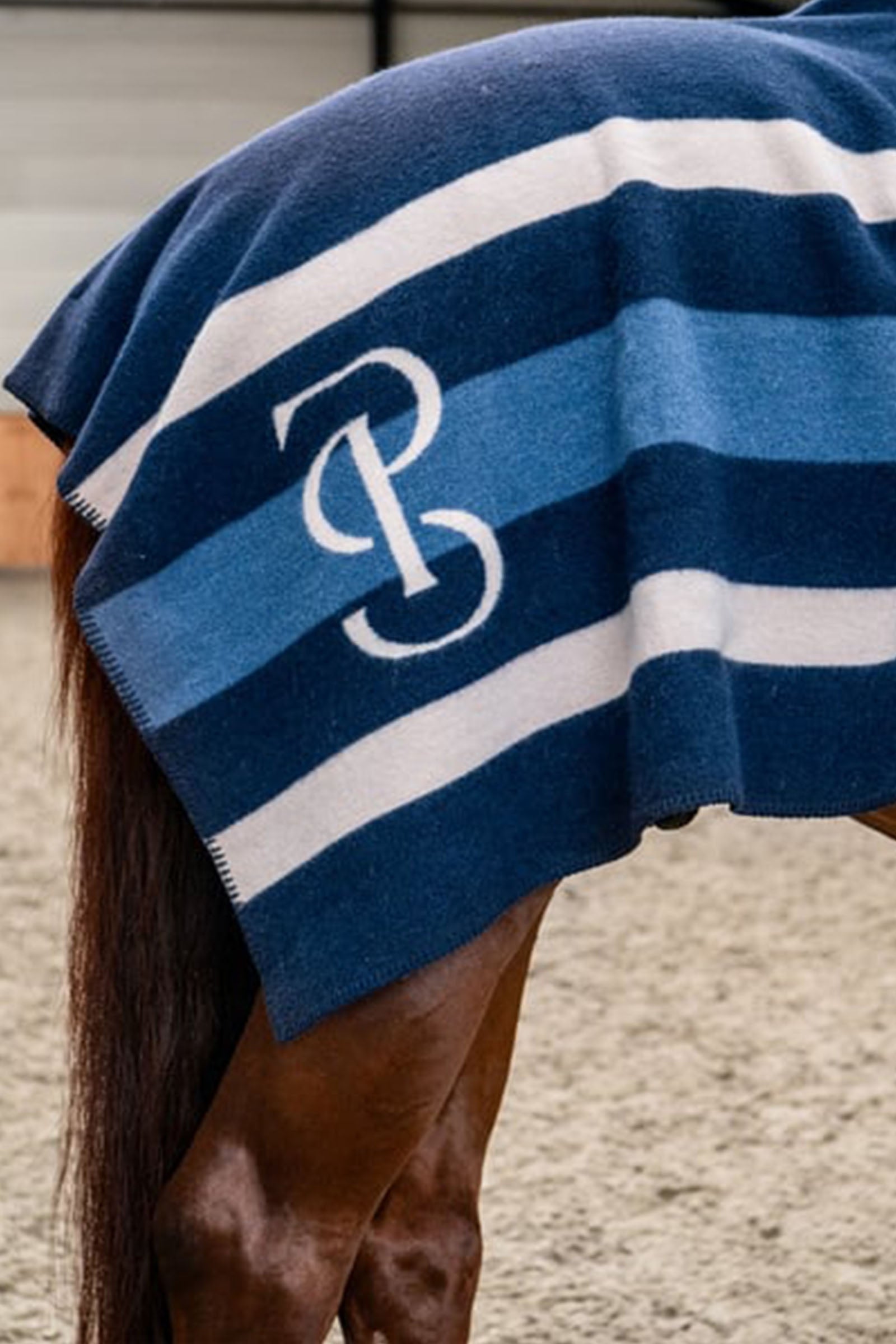 Lippo Wool Blanket Dullingham – Warming Horse Blanket | Hogsta Lippo Wool Blanket Dullingham – Warming Horse Blanket | Hogsta
