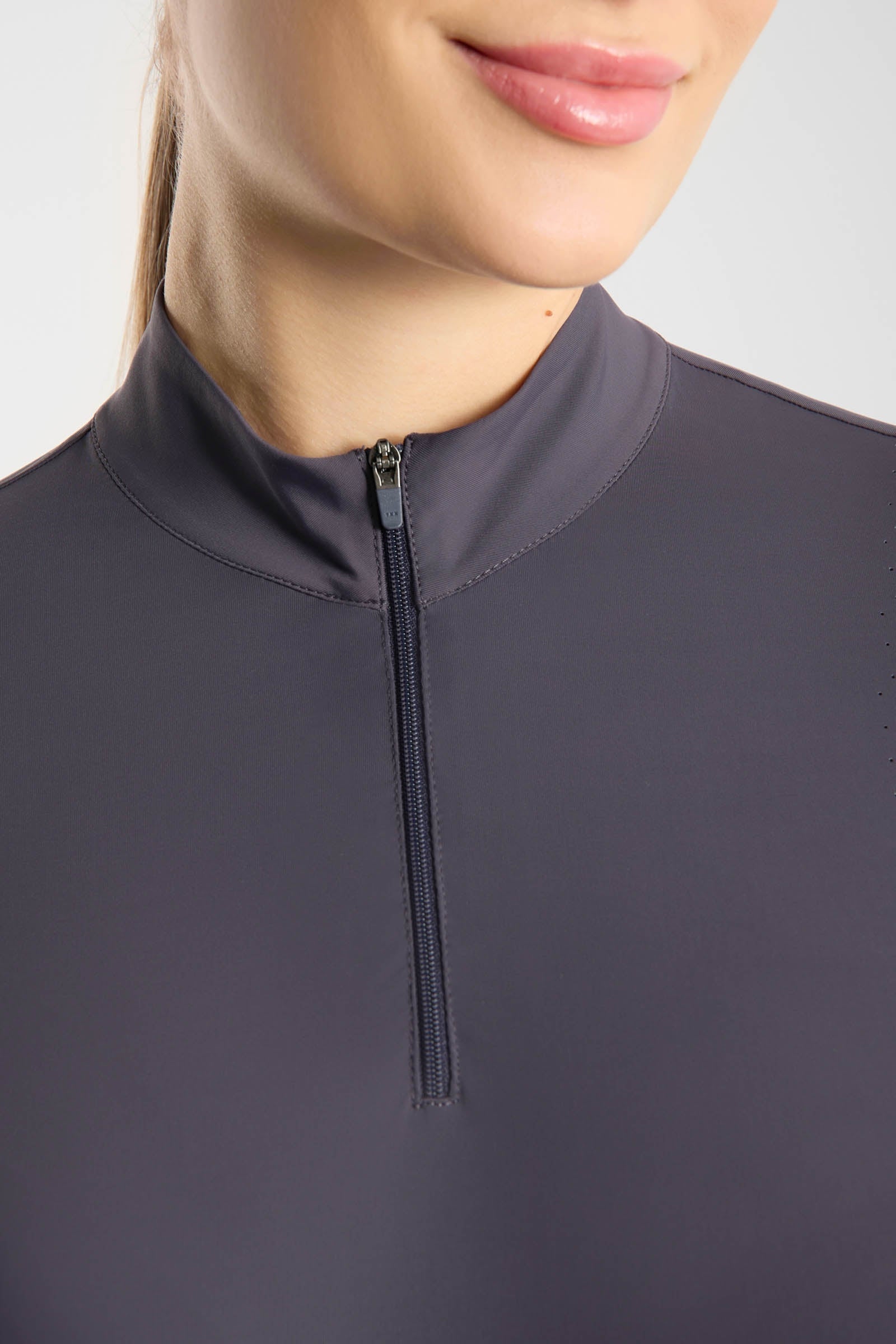 Horze Emmie Women´s Cooling Training Shirt, Long Sleeves Women’s Riding Clothing