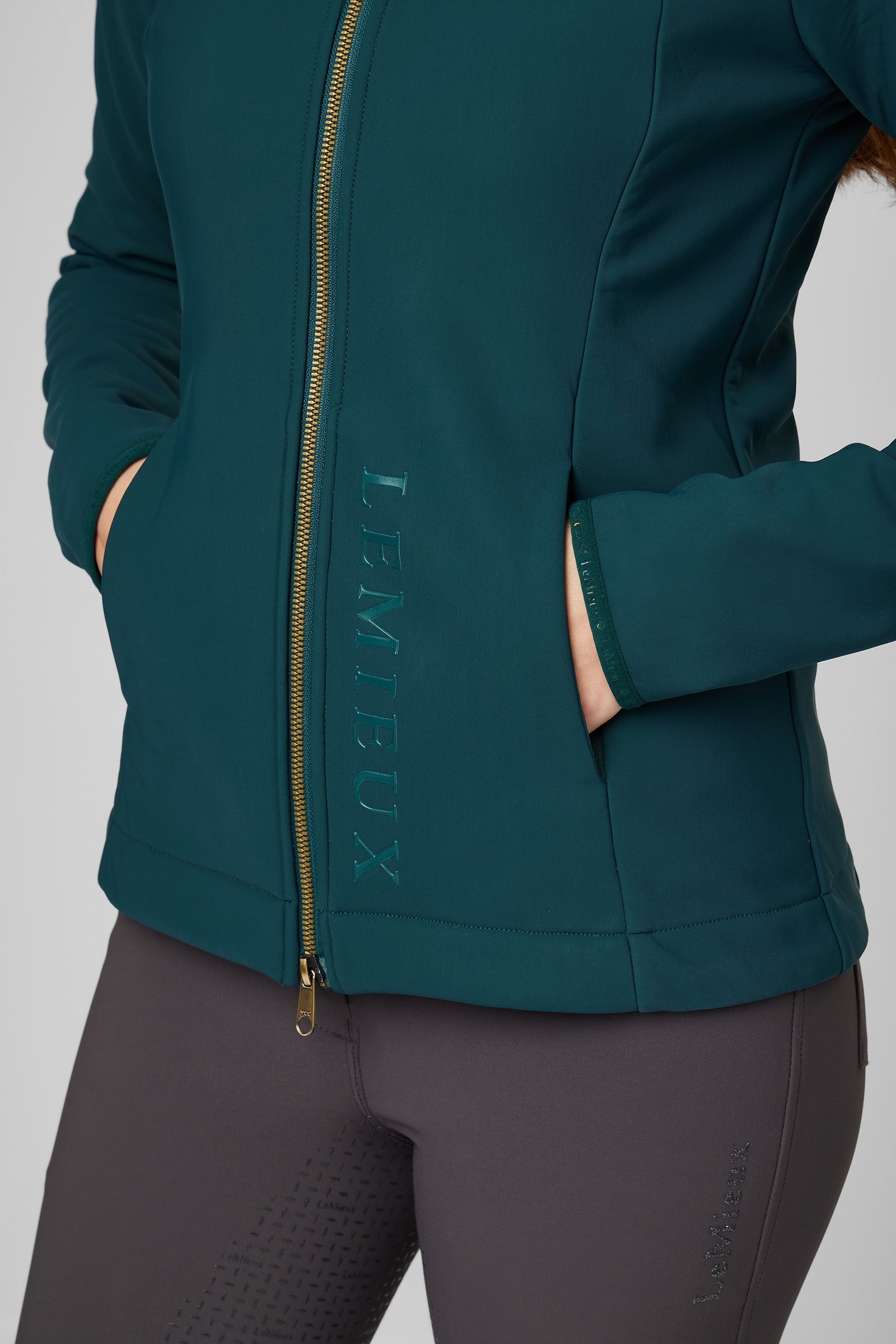 Model shot 2